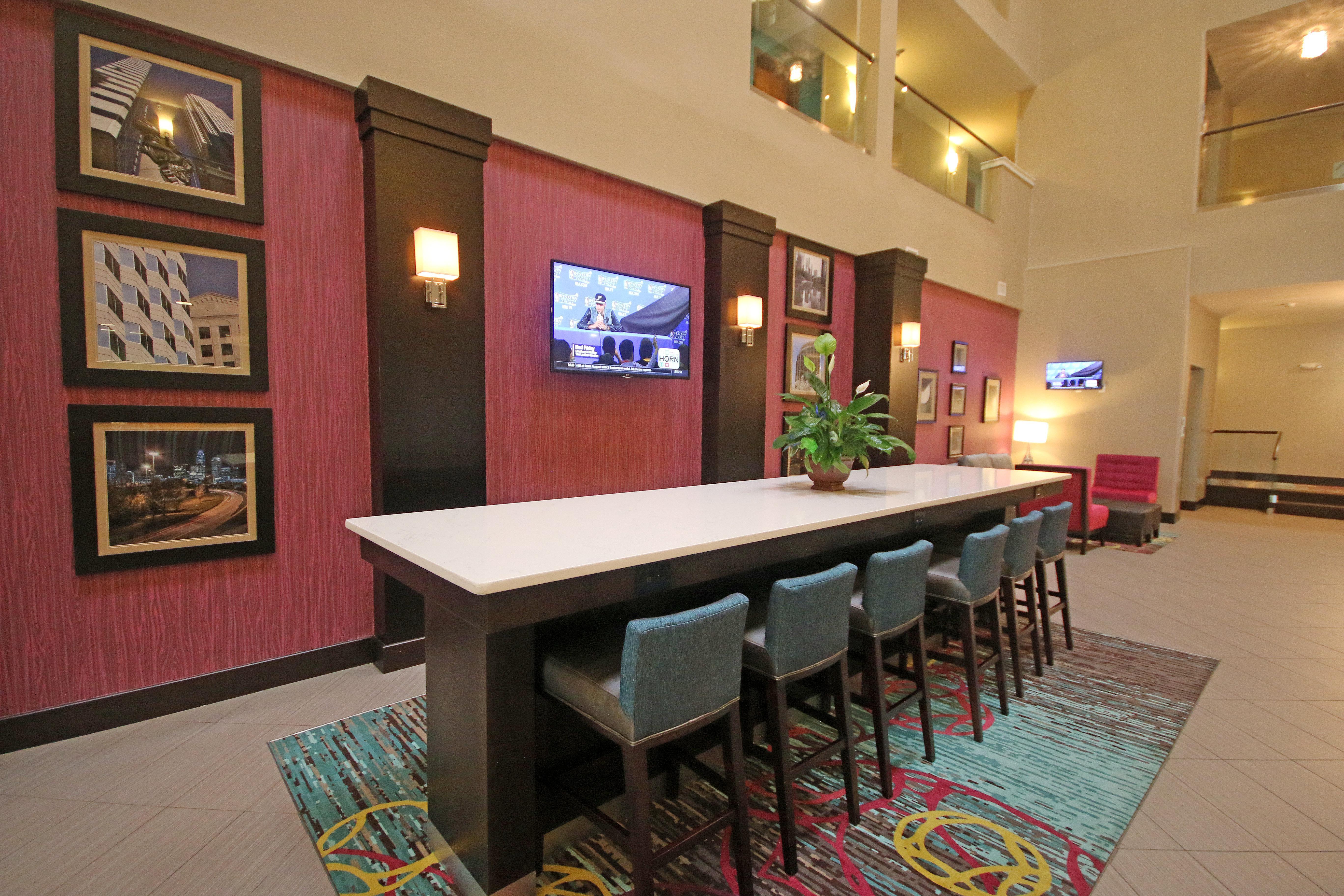 Holiday Inn Express & Suites Charlotte North, An Ihg Hotel מראה חיצוני תמונה